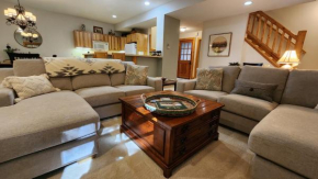 Woods Way Hideaway - minutes from Petoskey & Harbor Springs - close to beaches, skiing & more!